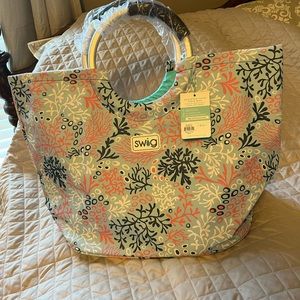 Loopi Swig Coral Me Crazy tote